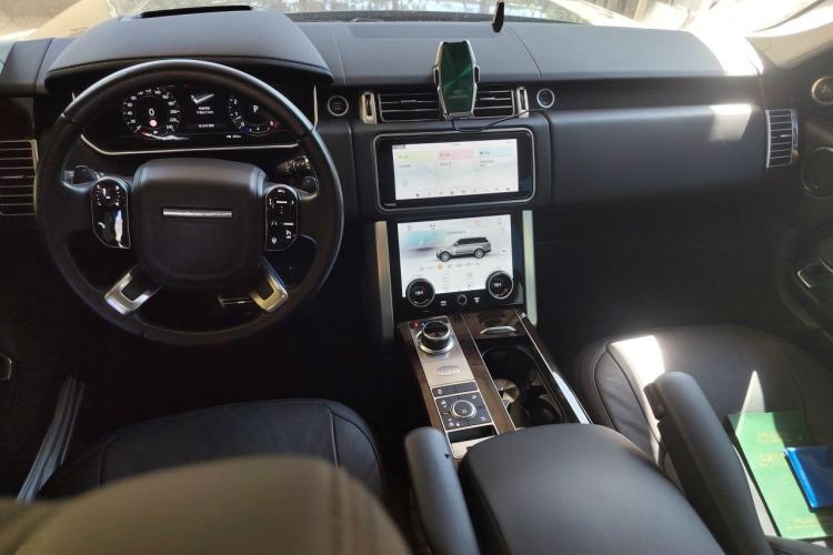 Used Land Rover Range 2021 3.0 L6 Century Extended Classic Edition Center Console