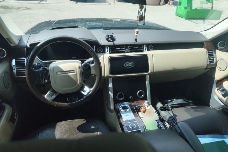 Used Land Rover Range 2021 3.0 L6 Century Extended Classic Edition Center Console