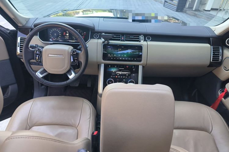 Used Land Rover Range 2021 3.0 L6 Grand Edition Center Console