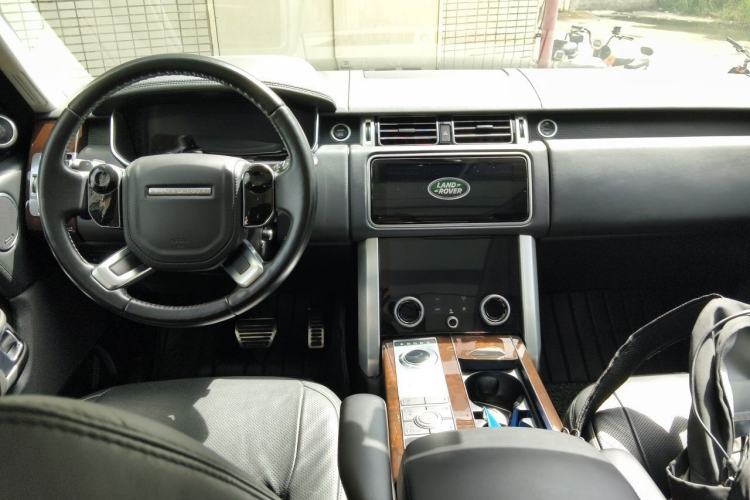 Used Land Rover Range 2021 3.0 L6 Century Extended Classic Edition Center Console