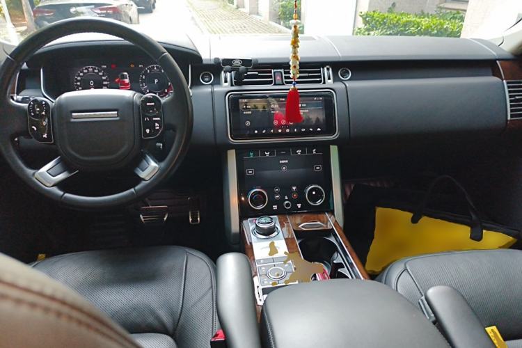 Used Land Rover Range 2021 3.0 L6 Centennial Edition Center Console