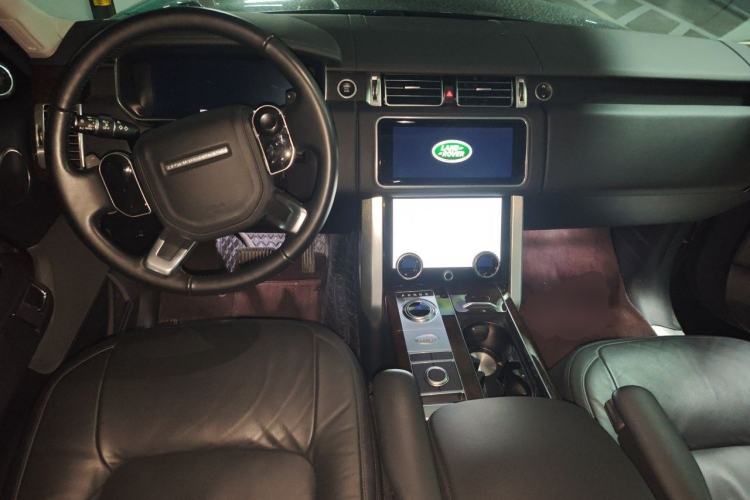 Used Land Rover Range 2021 3.0 L6 Grand Edition Center Console