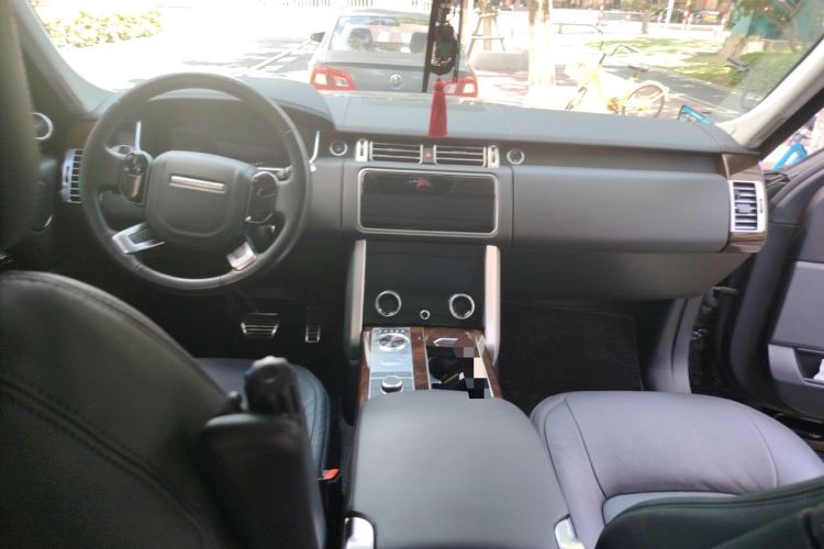 Used Land Rover Range 2021 3.0 L6 Century Extended Classic Edition Center Console