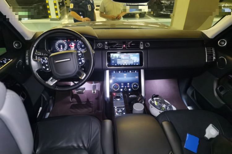 Used Land Rover Range 2021 3.0 L6 Century Extended Classic Edition Center Console