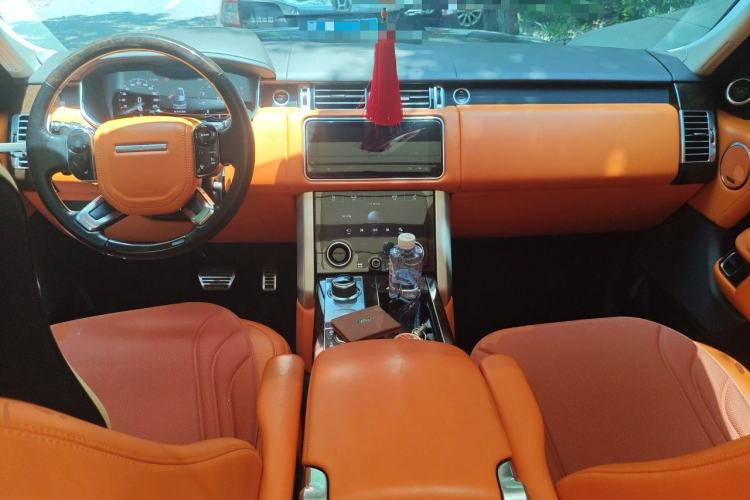 Used Land Rover Range 2021 3.0 L6 Century Extended Classic Edition Center Console