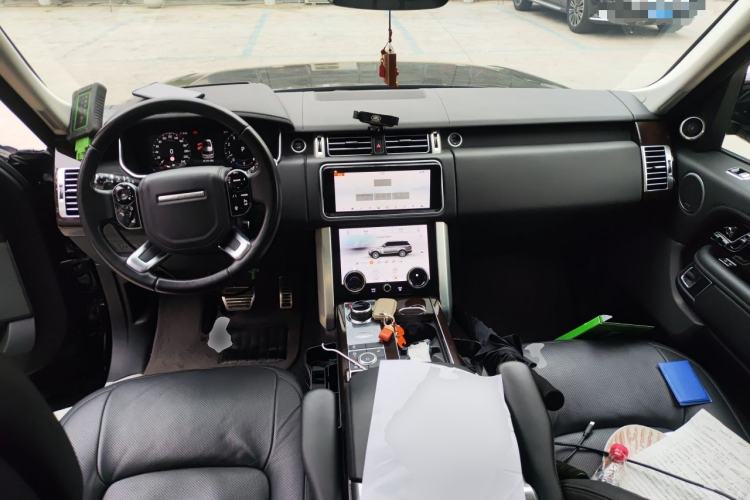 Used Land Rover Range 2021 3.0 L6 Century Extended Classic Edition Center Console