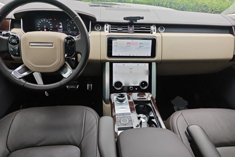 Used Land Rover Range 2021 3.0 L6 Century Extended Classic Edition Center Console