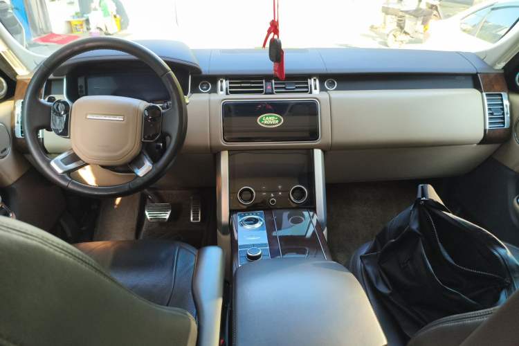 Used Land Rover Range 2021 3.0 L6 Centennial Edition Center Console