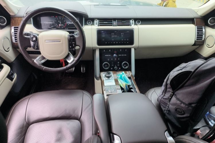 Used Land Rover Range 2021 3.0 L6 Century Extended Classic Edition Center Console
