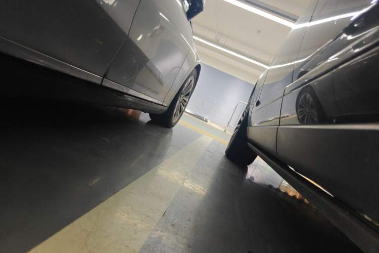 Used Land Rover Range 2021 3.0 L6 Century Extended Classic Edition Chassis Rear Left