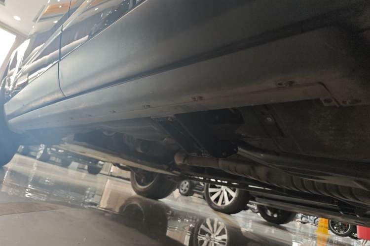 Used Land Rover Range 2021 3.0 L6 Century Extended Classic Edition Chassis Rear Left