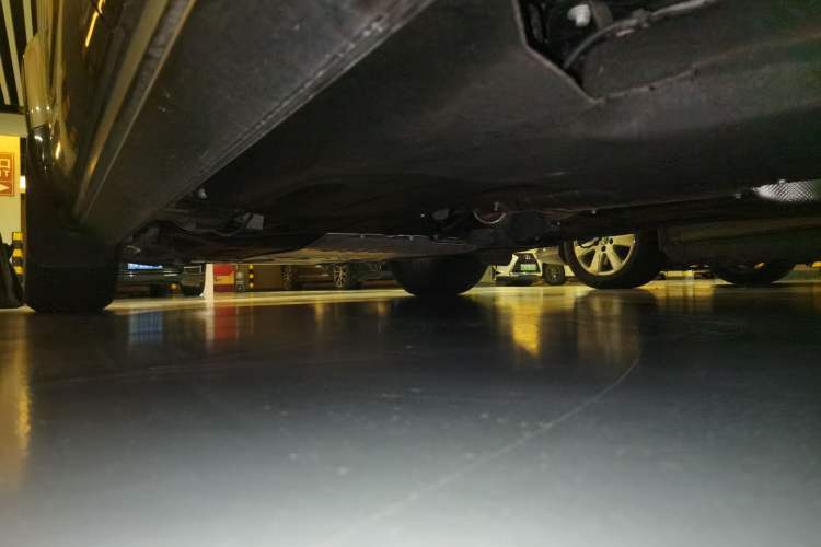 Used Land Rover Range 2021 3.0 L6 Century Extended Classic Edition Chassis Rear Left