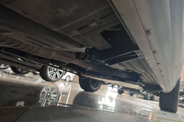 Used Land Rover Range 2021 3.0 L6 Century Extended Classic Edition Chassis Rear Right