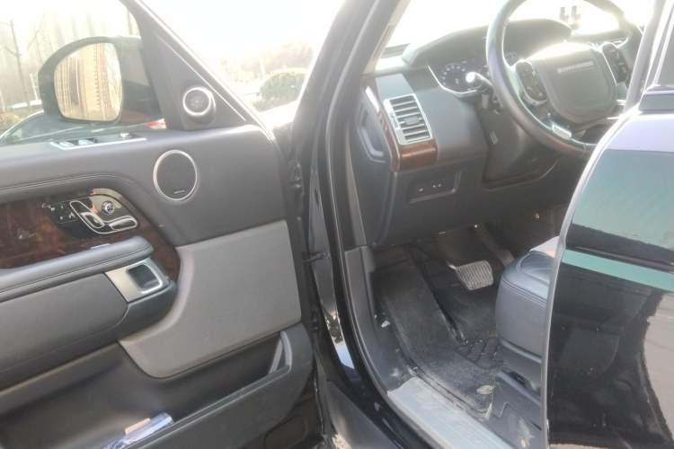 Used Land Rover Range 2021 3.0 L6 Grand Edition Driver Seat
