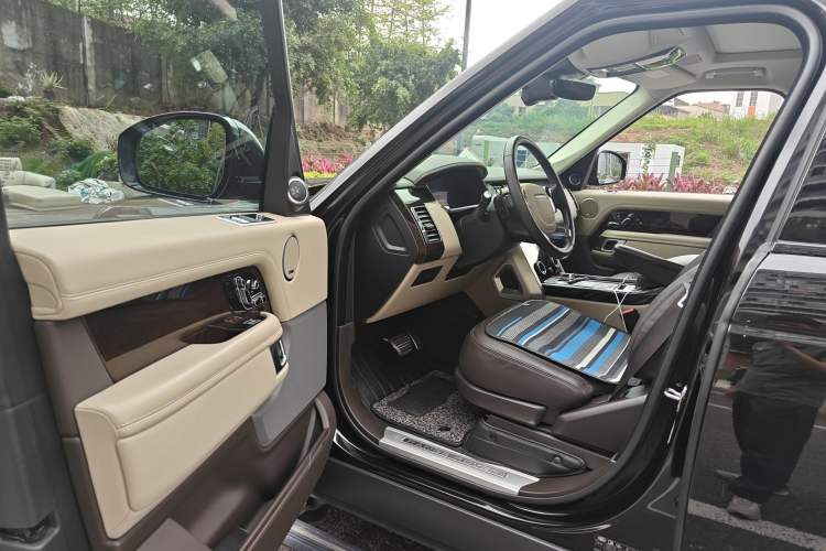 Used Land Rover Range 2021 3.0 L6 Century Extended Classic Edition Driver Seat