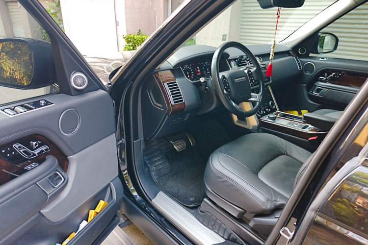 Used Land Rover Range 2021 3.0 L6 Centennial Edition Driver Seat
