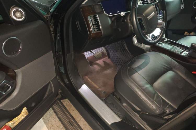 Used Land Rover Range 2021 3.0 L6 Grand Edition Driver Seat