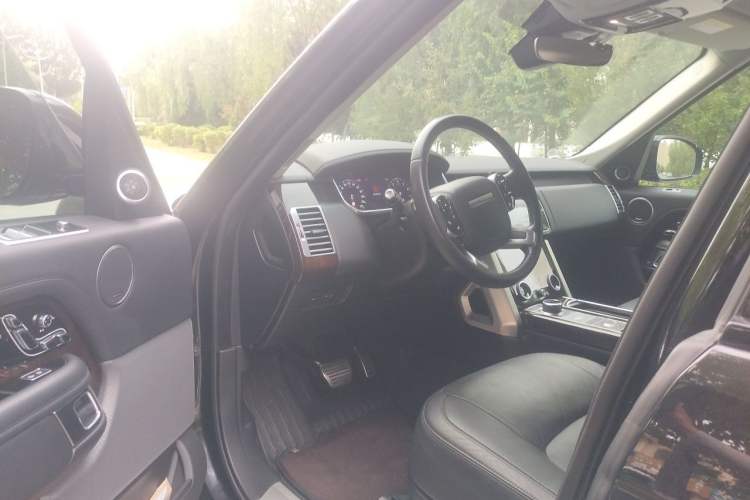 Used Land Rover Range 2021 3.0 L6 Century Extended Classic Edition Driver Seat