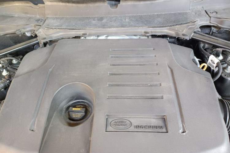 Used Land Rover Range 2021 3.0 L6 Century Extended Classic Edition Engine Bay