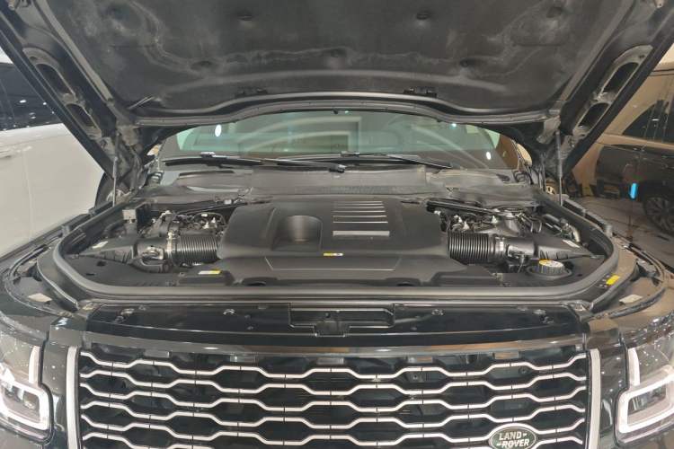 Used Land Rover Range 2021 3.0 L6 Century Extended Classic Edition Engine Bay