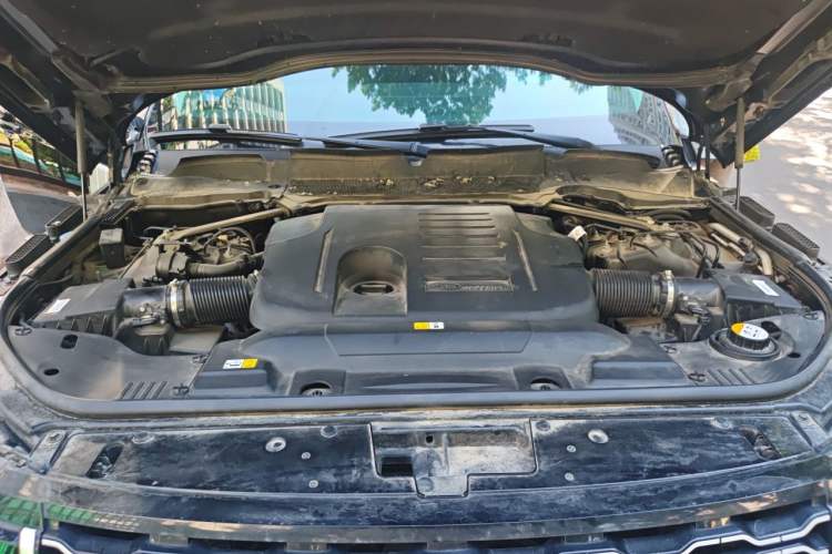 Used Land Rover Range 2021 3.0 L6 Century Extended Classic Edition Engine Bay