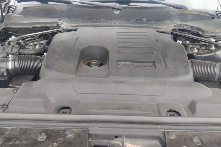 Used Land Rover Range  Engine Bay