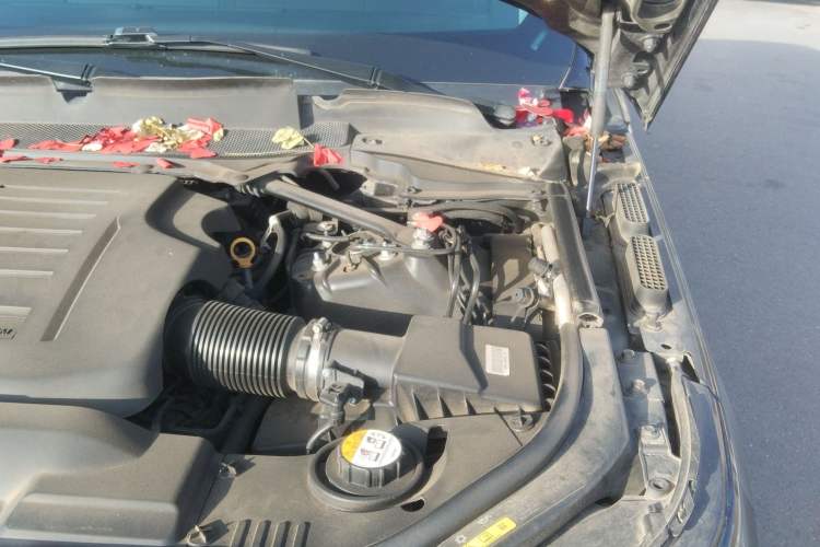 Used Land Rover Range 2021 3.0 L6 Grand Edition Engine Bay Left