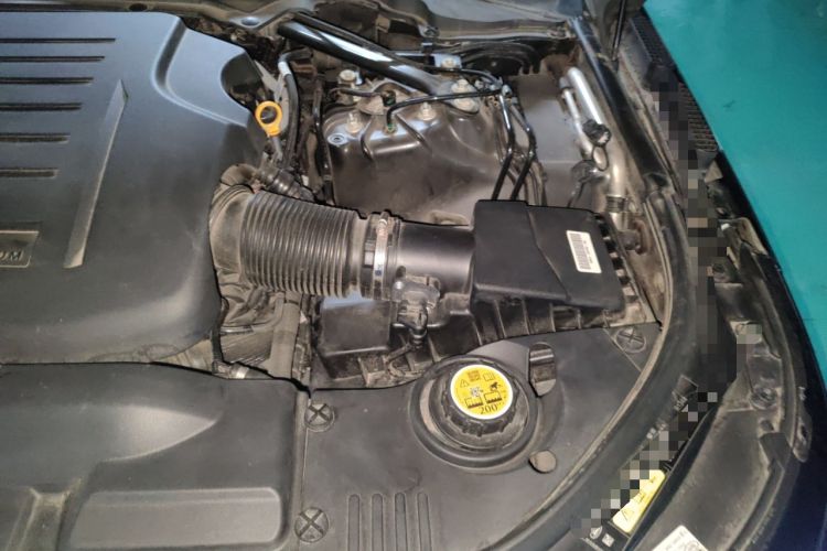 Used Land Rover Range 2021 3.0 L6 Centennial Edition Engine Bay Left