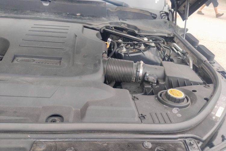 Used Land Rover Range  Engine Bay Left