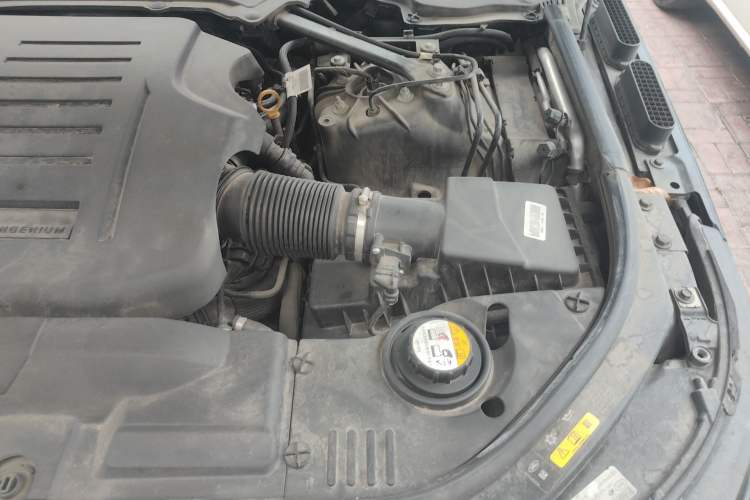 Used Land Rover Range 2021 3.0 L6 Century Extended Classic Edition Engine Bay Left