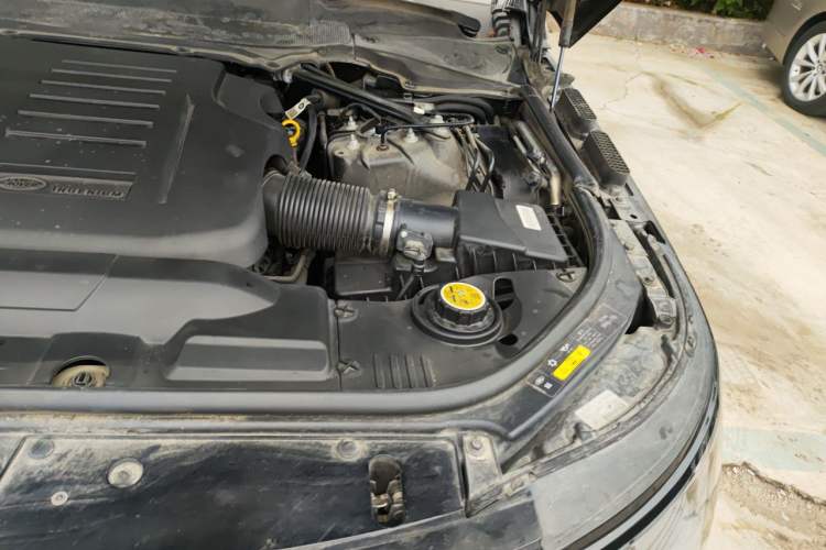 Used Land Rover Range 2021 3.0 L6 Century Extended Classic Edition Engine Bay Left