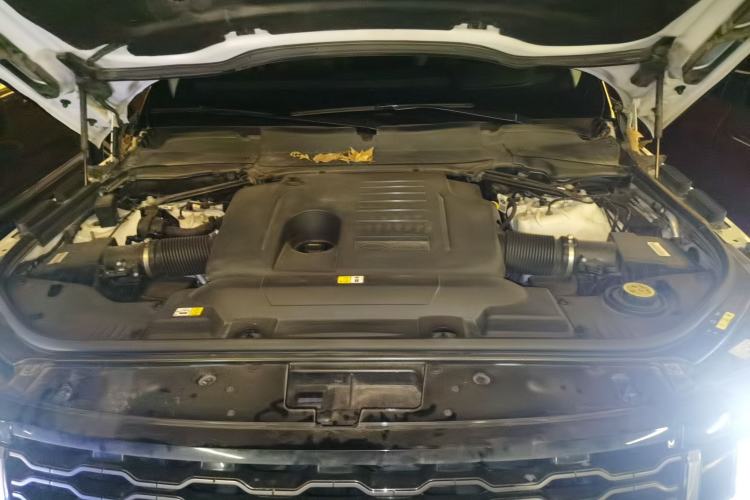 Used Land Rover Range 2021 3.0 L6 Century Extended Classic Edition Engine Bay