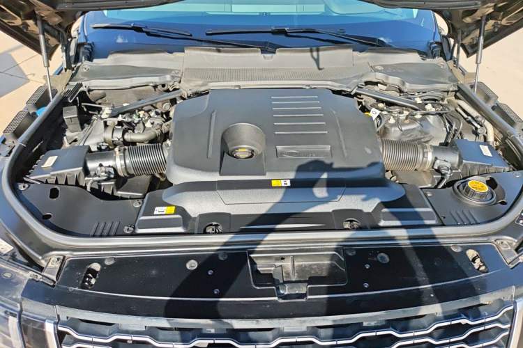 Used Land Rover Range 2021 3.0 L6 Centennial Edition Engine Bay