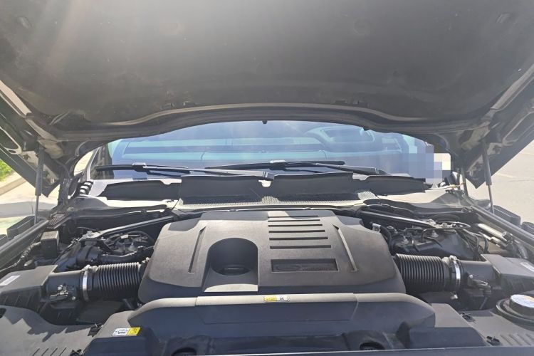 Used Land Rover Range 2021 3.0 L6 Century Extended Classic Edition Engine Bay