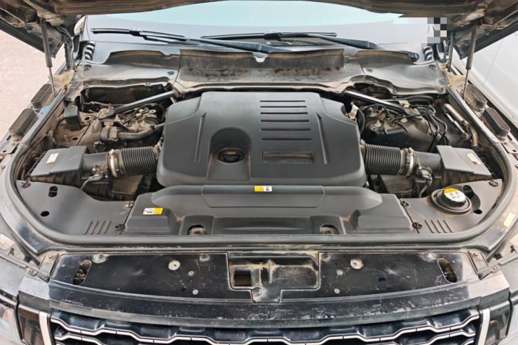 Used Land Rover Range 2021 3.0 L6 Century Extended Classic Edition Engine Bay