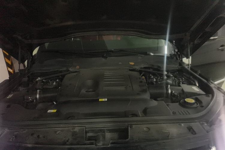 Used Land Rover Range 2021 3.0 L6 Century Extended Classic Edition Engine Bay