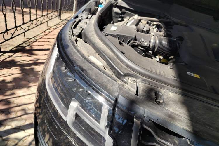 Used Land Rover Range 2021 3.0 L6 Century Extended Classic Edition Engine Bay Right