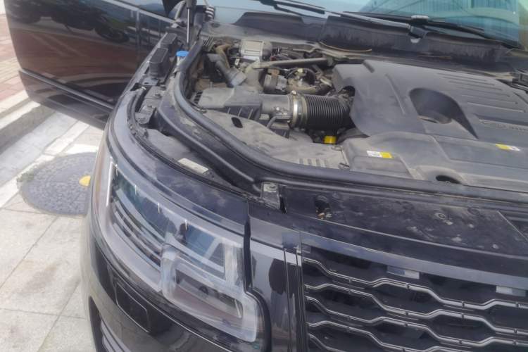 Used Land Rover Range 2021 3.0 L6 Century Extended Classic Edition Engine Bay Right