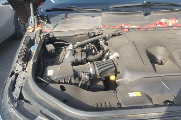 Used Land Rover Range 2021 3.0 L6 Grand Edition Engine Bay Right