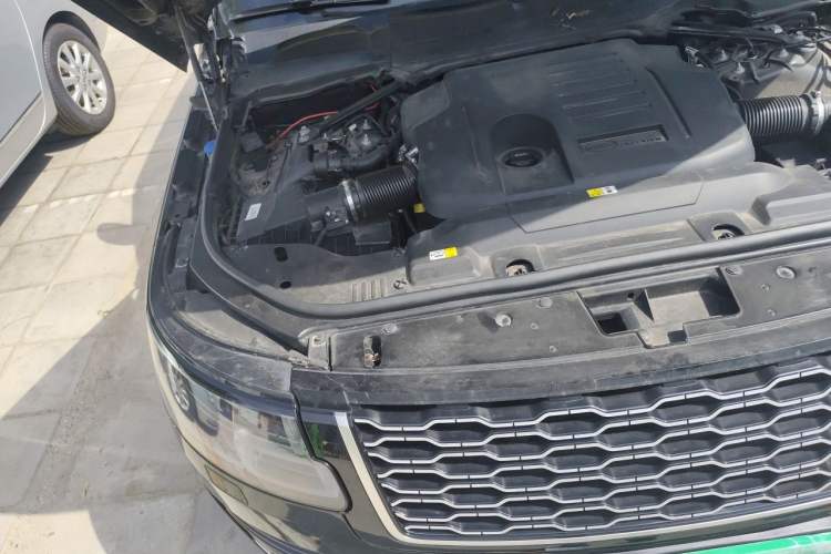 Used Land Rover Range 2021 3.0 L6 Century Extended Classic Edition Engine Bay Right