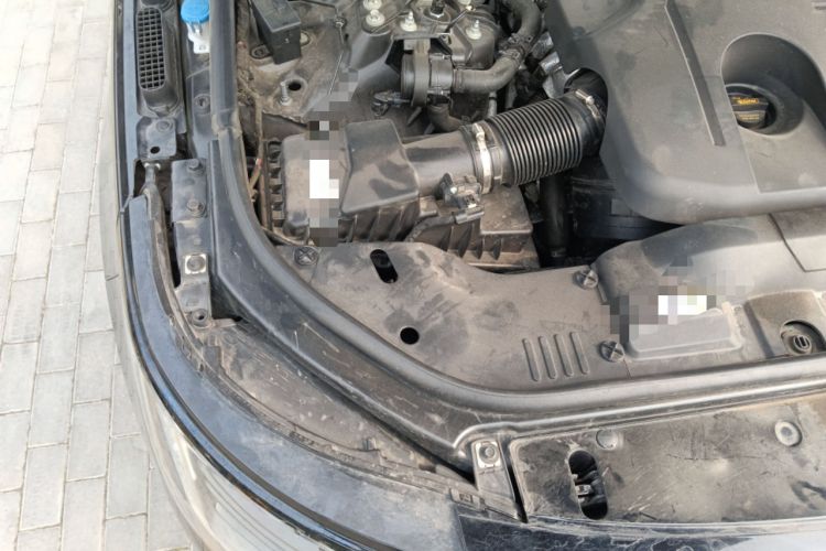Used Land Rover Range 2021 3.0 L6 Centennial Edition Engine Bay Right