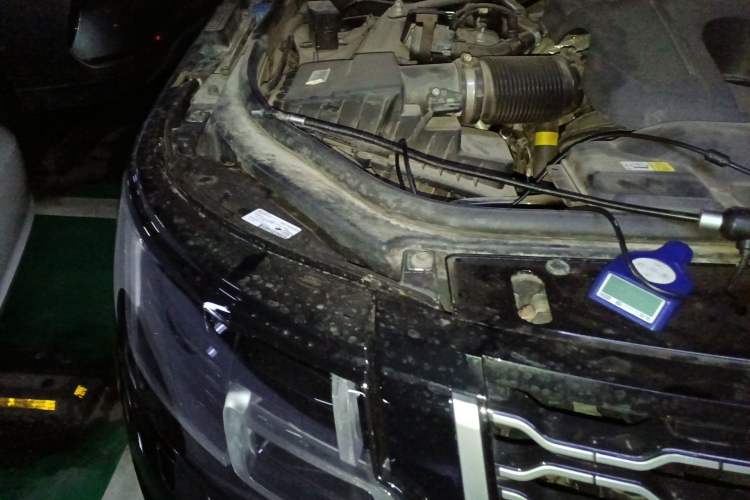 Used Land Rover Range 2021 3.0 L6 Centennial Edition Engine Bay Right