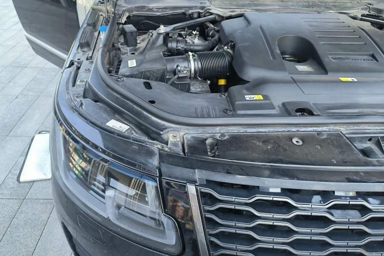 Used Land Rover Range 2021 3.0 L6 Grand Edition Engine Bay Right