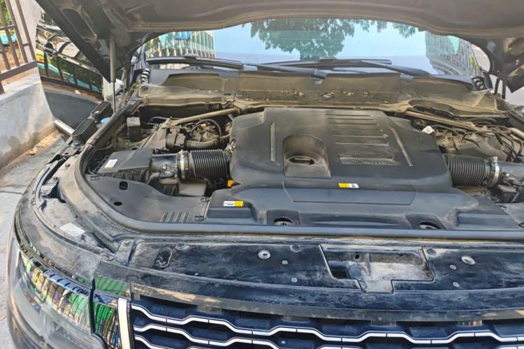 Used Land Rover Range 2021 3.0 L6 Century Extended Classic Edition Engine Bay Right