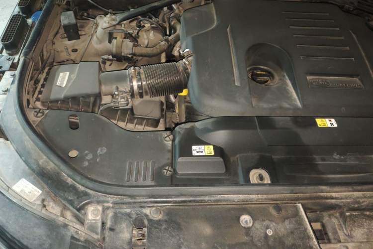 Used Land Rover Range 2021 3.0 L6 Grand Edition Engine Bay Right