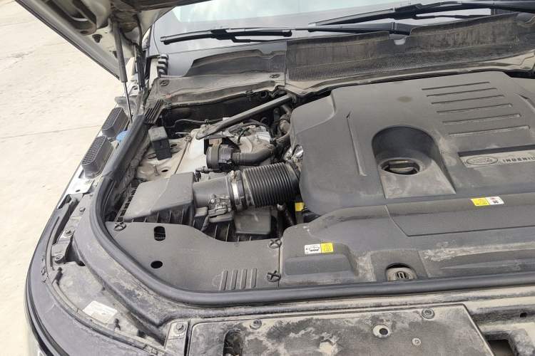 Used Land Rover Range 2021 3.0 L6 Century Extended Classic Edition Engine Bay Right