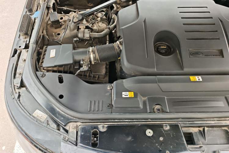 Used Land Rover Range 2021 3.0 L6 Century Extended Classic Edition Engine Bay Right