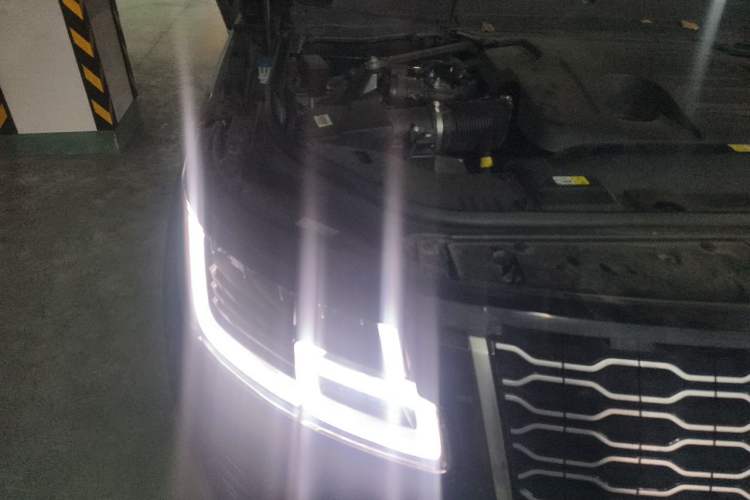 Used Land Rover Range 2021 3.0 L6 Century Extended Classic Edition Engine Bay Right
