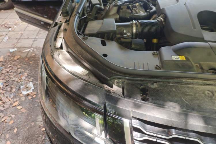 Used Land Rover Range 2021 3.0 L6 Century Extended Classic Edition Engine Bay Right