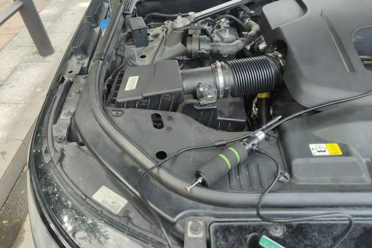 Used Land Rover Range 2021 3.0 L6 Century Extended Classic Edition Engine Bay Right